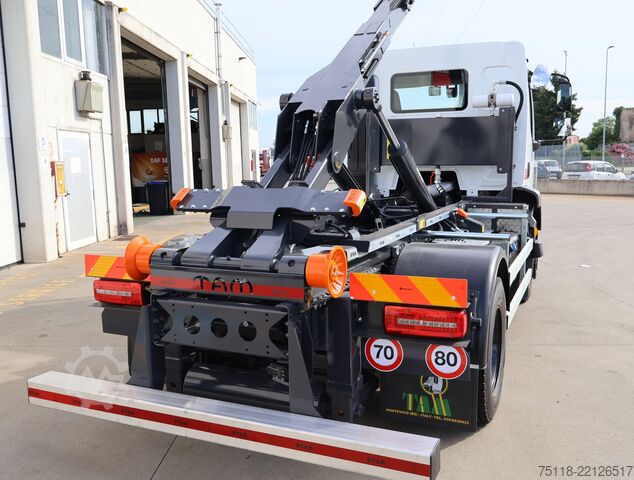 Kanca kasalı yük kamyonu (roll-off) DAF XB 290 FA 16 ton - SCARRABILE A GANCIO