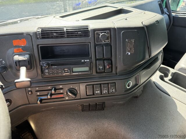 Kravas automašīnai uzstādīts celtnis Volvo FM12 420 4X4 Kran MKG 300 bis 24 Meter