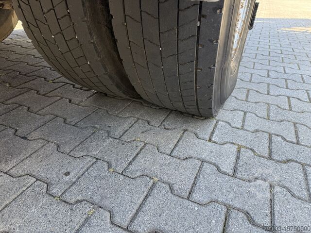 Камион с платформа Volvo FM12 420 4X4 Kran MKG 300 bis 24 Meter