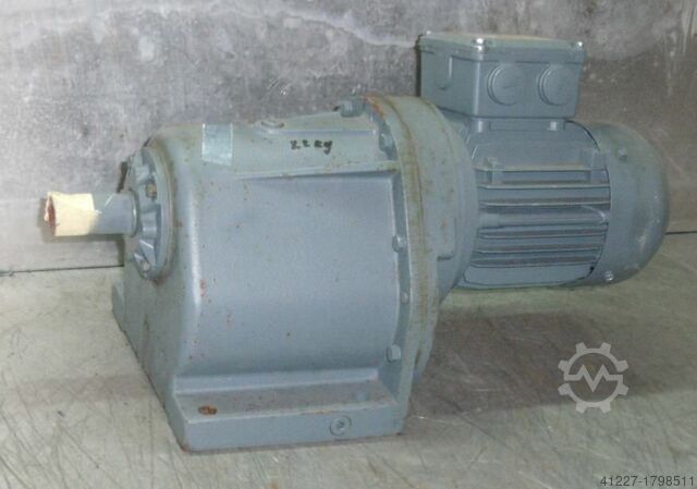 Gearmotor 0,18 kW, 19,5 o/min BAUER G13-10/DK 64-163 L