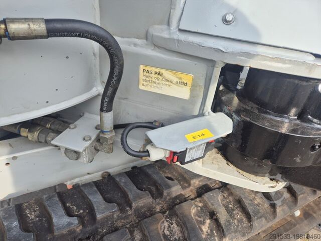 Kāpurķēžu darba platforma Omme RBD 2600 / 1 OWNER / SERVICED!