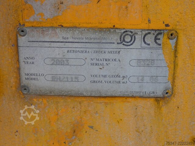 Kamion sa pumpom za beton Astra HD7/c 8445