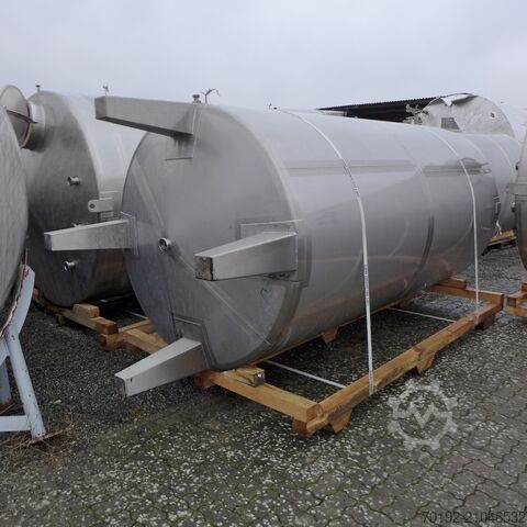 Tangki 6000 liter yang terbuat dari V2A  9046