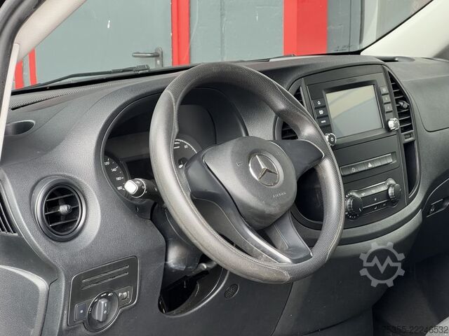 Panelinis furgonas MERCEDES-BENZ eVito Lang Klima Kamer Navi Sitzheiz Vito 3-Sitz