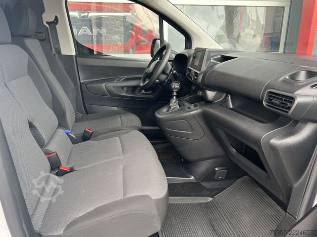 Panelinis furgonas CITROEN Berlingo Club XL L2 Klima Tempomat 3-SitzeParktr