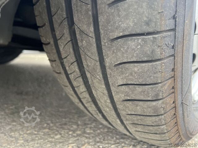 Panelinis furgonas CITROEN Berlingo Club XL L2 Klima Tempomat 3-SitzeParktr