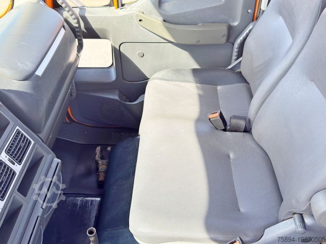 Кран, монтиран на камион IVECO EUROCARGO 120E18 * HMF 403 K1 * TOPZUSTAND