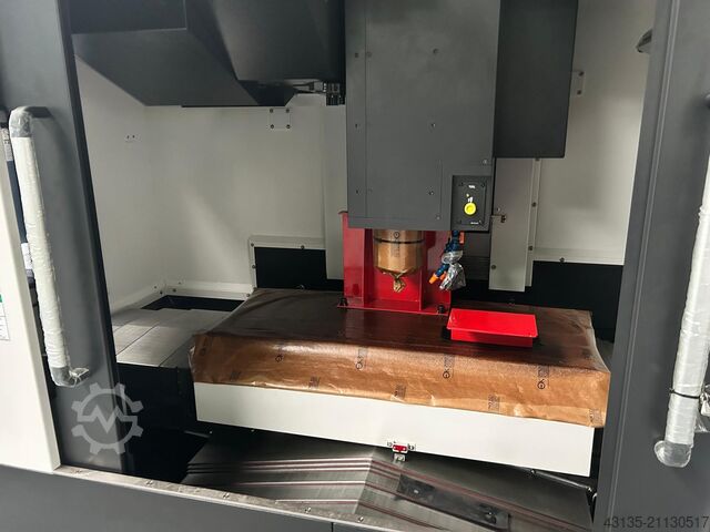 Vertical machining center Hyundai F 500 Plus