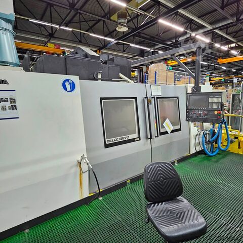 Centro de mecanizado vertical Okuma MILLAC 852VII