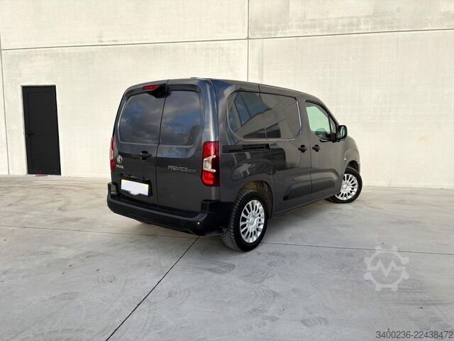  Toyota Proace