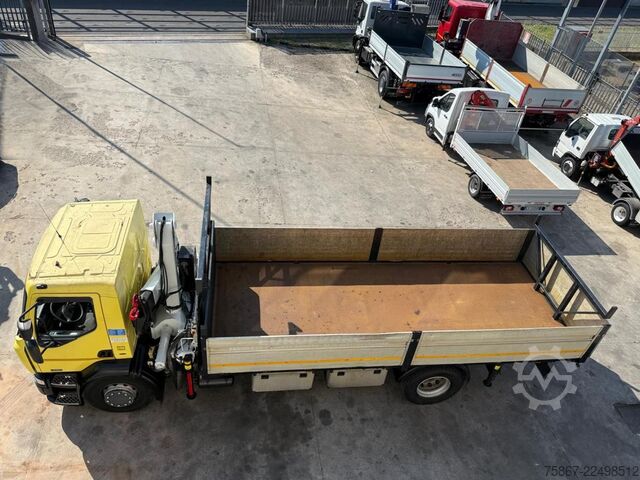 Camião de plataforma Renault D220