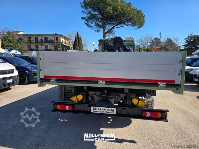 ボックス型トラック Iveco EUROCARGO 160E25 GRU E CASSONE 2016 EURO