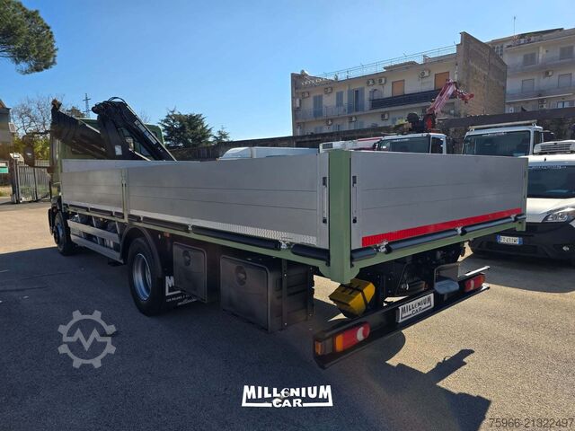 ボックス型トラック Iveco EUROCARGO 160E25 GRU E CASSONE 2016 EURO