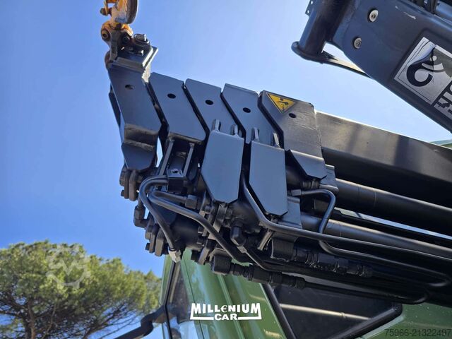 ボックス型トラック Iveco EUROCARGO 160E25 GRU E CASSONE 2016 EURO