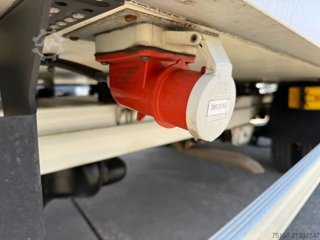 Furgão frigorífico MERCEDES-BENZ SPRINTER 516 CDI Kühlkoffer LBW 0,75 T*MOTOR NEU