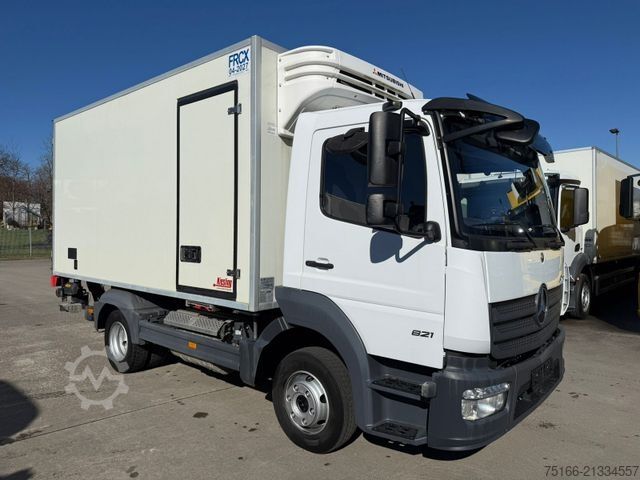 Furgão frigorífico MERCEDES-BENZ ATEGO 821 L Kühlkoffer 4,30 m LBW 1 T*MITSUBISHI
