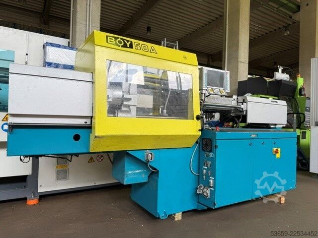 เครื่องฉีดพลาสติกขนาดสูงสุดถึง 1000 KN BOY BOY 50A, 2001