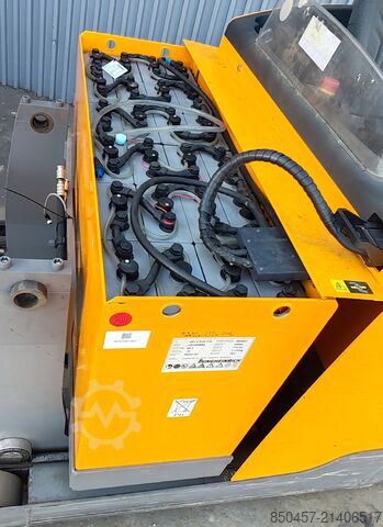 Truk jangkau Jungheinrich ETV 214 9.41m