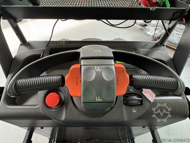 V * デモ !! セーフティゲート付き !! LINDE V  * DEMO !! with SAFETY gates !!