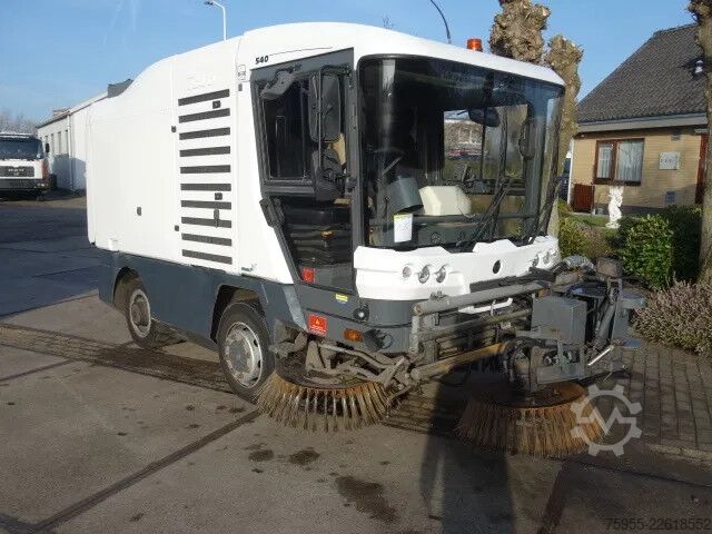 Cestný zametací stroj Ravo 540 EURO5