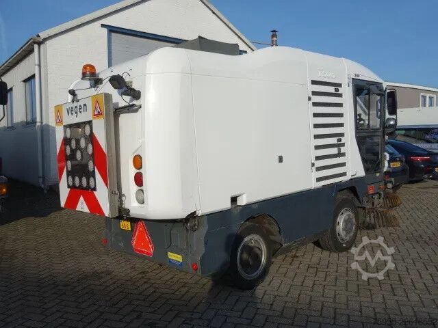 Cestný zametací stroj Ravo 540 EURO5