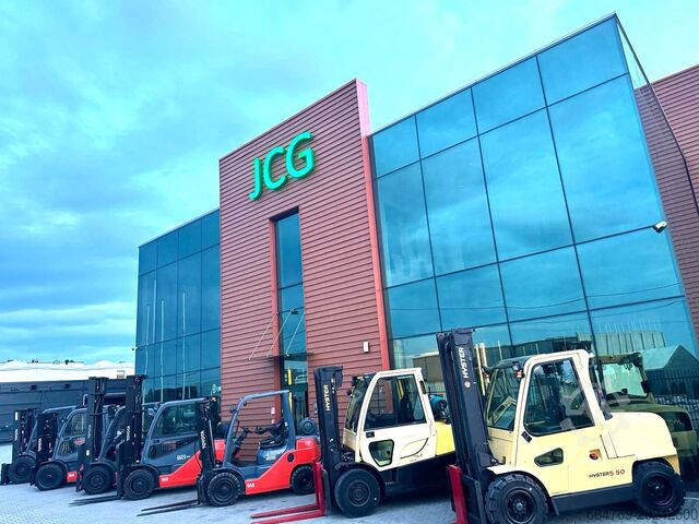 4-wheel forklift Hyster H 5.5 XM // Full cabin // Only 6089 hour