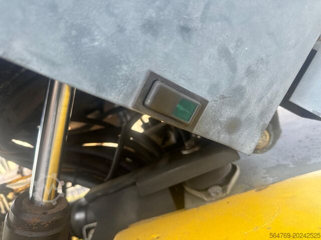 4-wheel forklift Jungheinrich DFG45/Positioner+sideshift/Air condition
