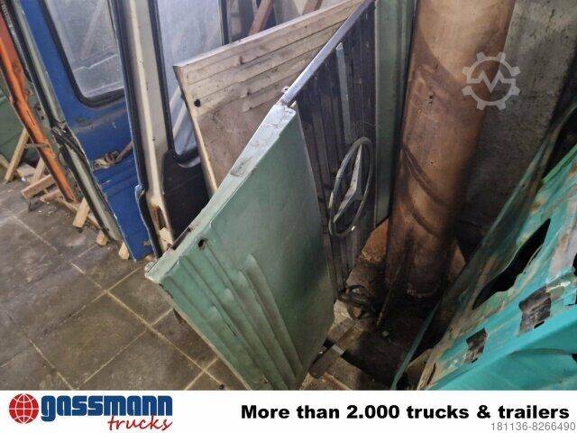 Makineri bujqësore  Konvolut Türen Oldtimer