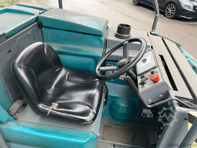 Vakumlu süpürge Tennant 8300