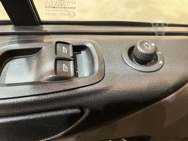 Box van Ford Transit Custom 300 2.0 TDCI L1H1 Trend 130 PK /...