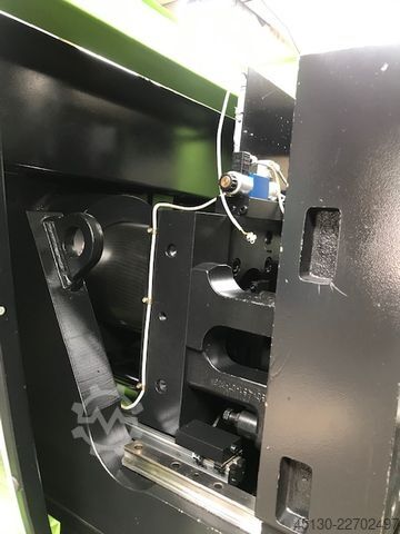 Injection molding machine Engel Victory 330/110 Tech / Produktionslinie