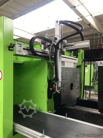 Injection molding machine Engel Victory 330/110 Tech / Produktionslinie