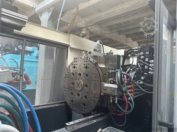 Injection molding machine Engel Victory 330H/200V/140 combi Ecodrive