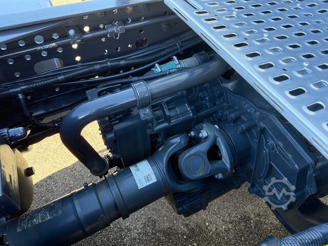 標準トラクターユニット Iveco s-way 490