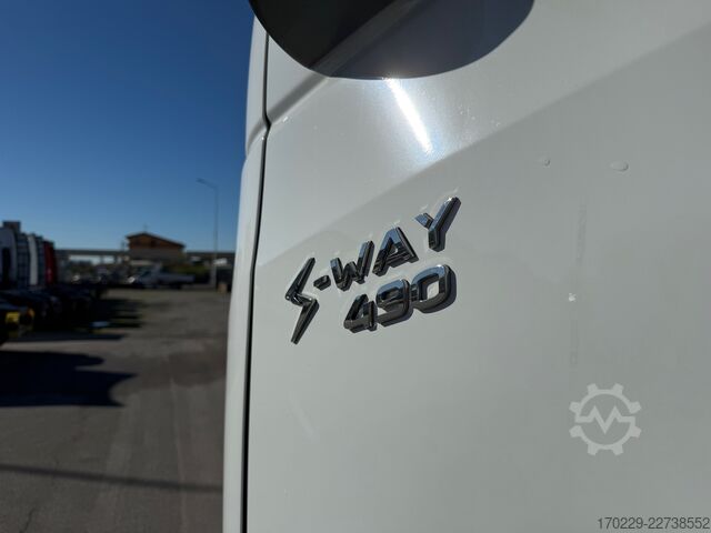 標準トラクターユニット Iveco s-way 490
