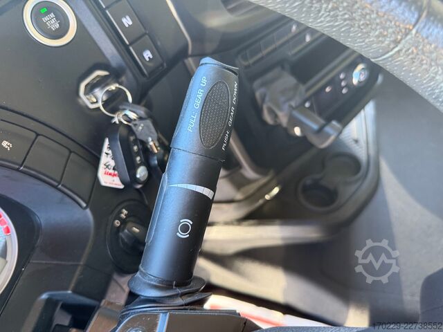 標準トラクターユニット Iveco s-way 490