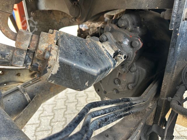 Flutningabíll með sléttu pallrými UNIMOG U 427 4x4 / Kran Atlas 130 / Winde