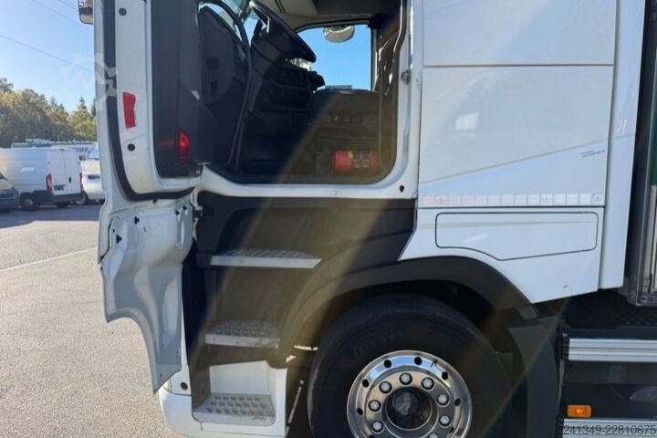 Camion cu platformă și prelată VOLVO FH-460 4x2 LBW
