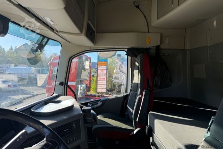 Camion cu platformă și prelată VOLVO FH-460 4x2 LBW