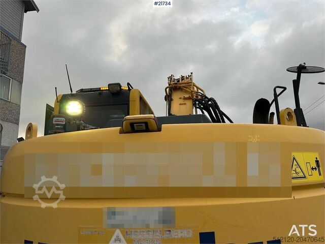 Crawler excavator Komatsu PC228USLC-8 excavator w/ 3 buckets and tiltrotator