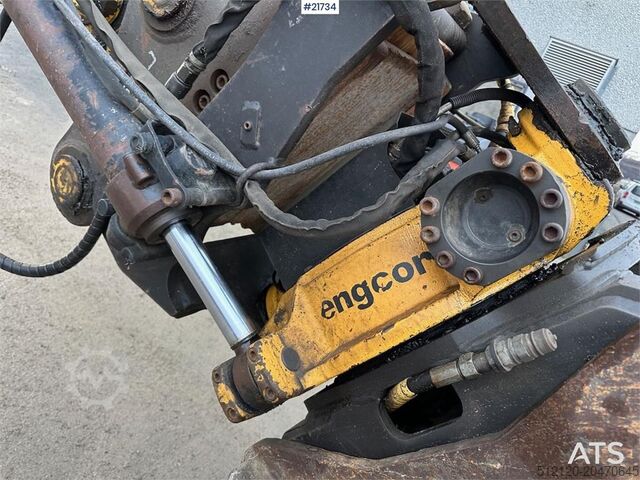 Crawler excavator Komatsu PC228USLC-8 excavator w/ 3 buckets and tiltrotator