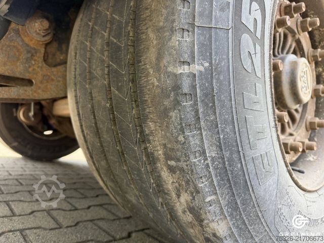 Gjysmërimorkio e hapur me mushama KRONE Curtainsider Mega