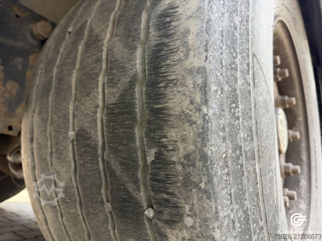 Gjysmërimorkio e hapur me mushama KRONE Curtainsider Mega