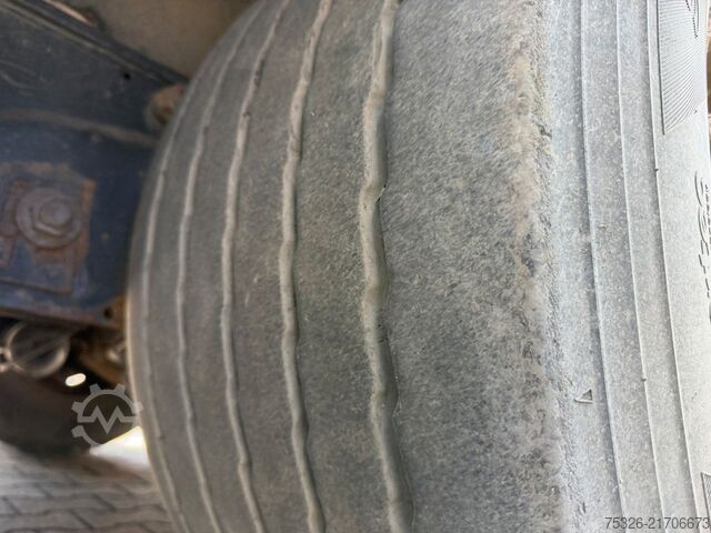 Gjysmërimorkio e hapur me mushama KRONE Curtainsider Mega