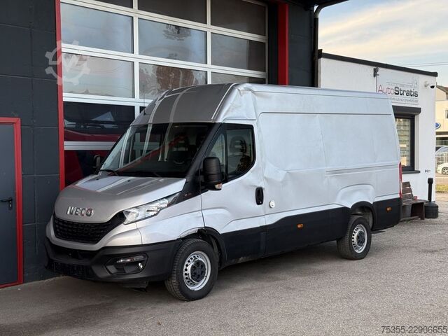 Furgone a tetto alto IVECO Daily 35S18 Hoch Klimaautom. Tempomat Unfallfzg.