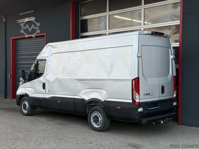 Furgone a tetto alto IVECO Daily 35S18 Hoch Klimaautom. Tempomat Unfallfzg.
