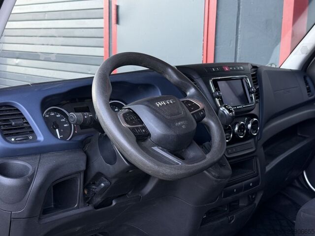 Furgone a tetto alto IVECO Daily 35S18 Hoch Klimaautom. Tempomat Unfallfzg.