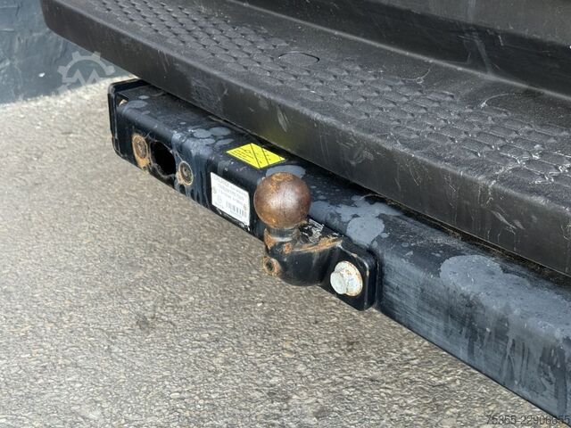 Furgone a tetto alto IVECO Daily 35S18 Hoch Klimaautom. Tempomat Unfallfzg.
