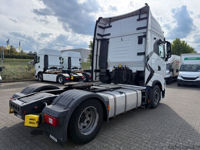 Vakio vetoauto IVECO STRALIS S-WAY 530 AS440S53T/P Retarder