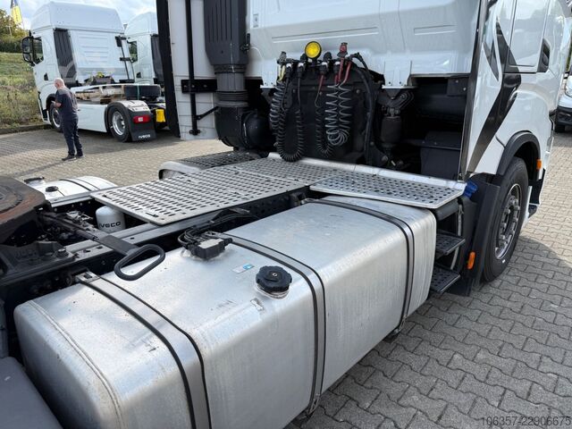 Vakio vetoauto IVECO STRALIS S-WAY 530 AS440S53T/P Retarder